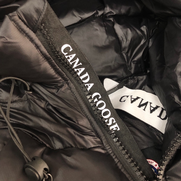 ハイクオリティダウンジャケット側面デザイン